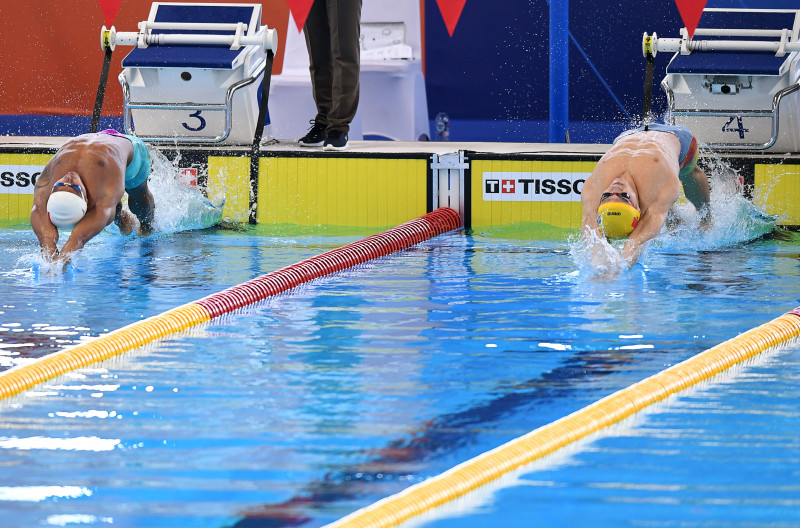 PENYISIHAN GAYA BEBAS PUTRI 1500 METER