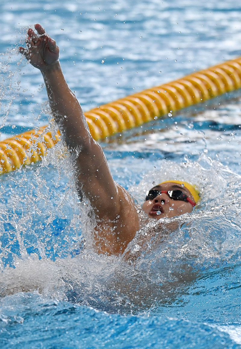 PENYISIHAN GAYA BEBAS PUTRI 1500 METER