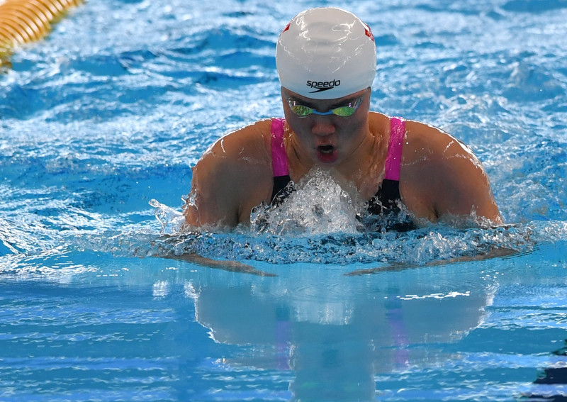 RENANG PENYISIHAN GAYA DADA PUTRI 100 METER