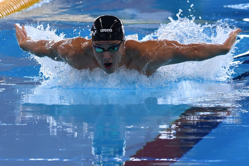 RENANG PENYISIHAN GAYA KUPU-KUPU PUTRA 200 METER