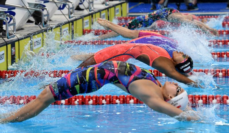 RENANG PENYISIHAN GAYA PUNGGUNG PUTRI 200 M