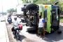 Truk Terguling Jalan Tol Macet Total