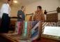 Pelukis Rusia Belajar Membatik di Yogyakarta