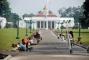 Tiga Gelombang Massa Kepung Istana Bogor