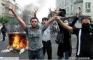 Pentungan dan Gas Air Mata Untuk Bubarkan Demonstran di Iran