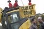 Aktivis Greenpeace Bertahan di Semenajung Kampar