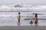Gelombang Laut Selat Sunda Setinggi 1,8 Meter